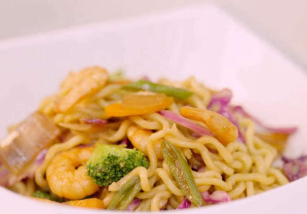 Yakisoba de Camarão